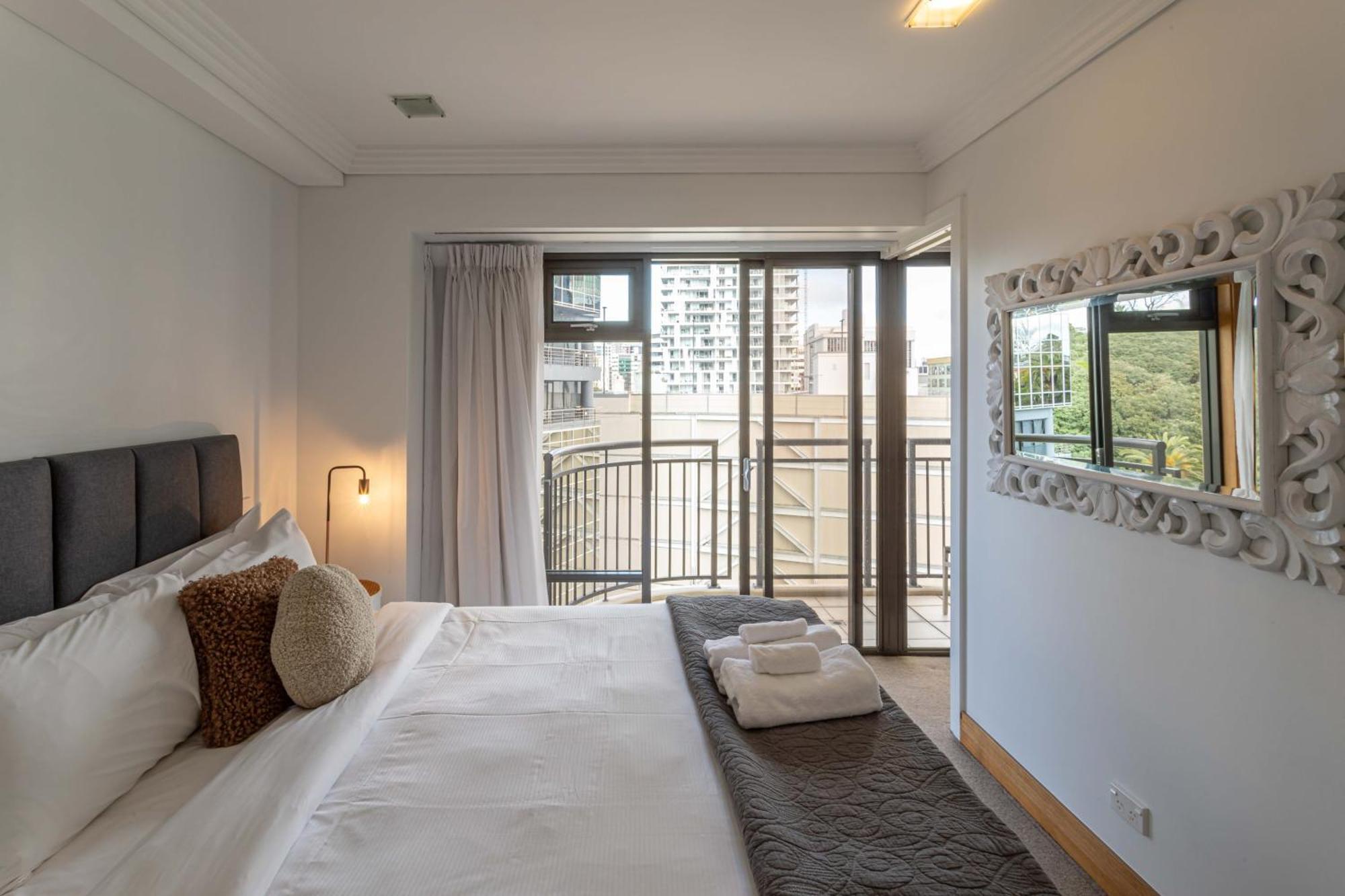 Apartment Retreat W. Modern Comforts *